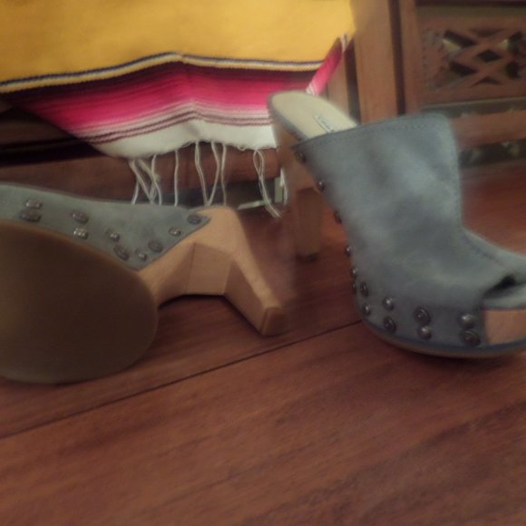 Calvin Klein Blue suede platform heel - Picture 2 of 4